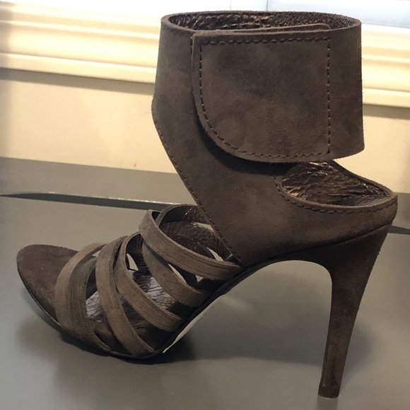 BRAND NEW - PEDRO GARCIA STRAPPY SUEDE HIGH HEELS.- GREAT DEAL!!! 62% Off - Picture 1 of 6
